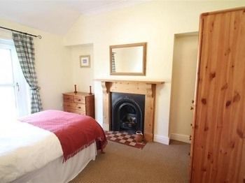 Pilton House