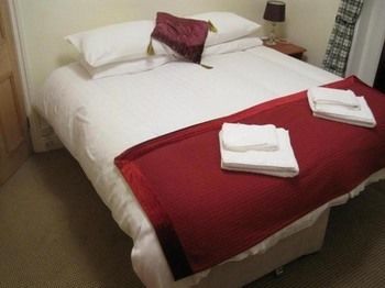 Pilton House *